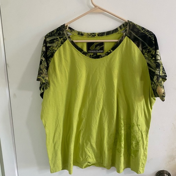 Fishouflage XXL womens camo and neon green top - Picture 4 of 5